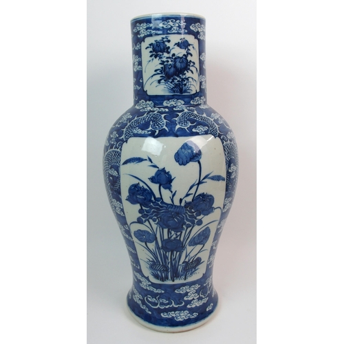 87 - A large Chinese blue and white baluster vase