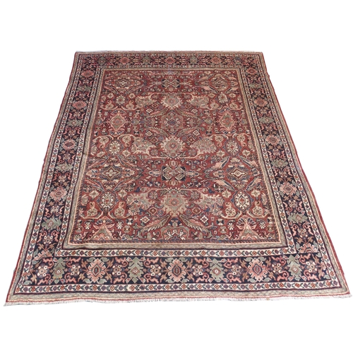 880 - A Mahal rug