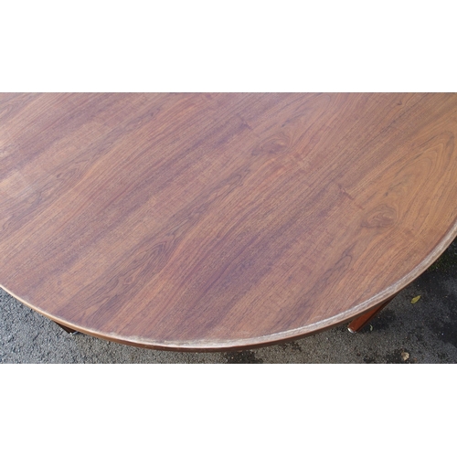 904 - A Jens Risom 1960's teak circular table