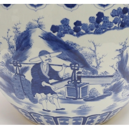 135 - A large Chinese blue and white fish bowl