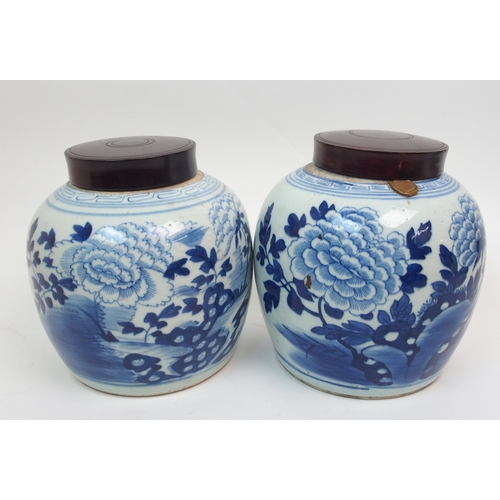 143 - A pair of Chinese blue and white jars