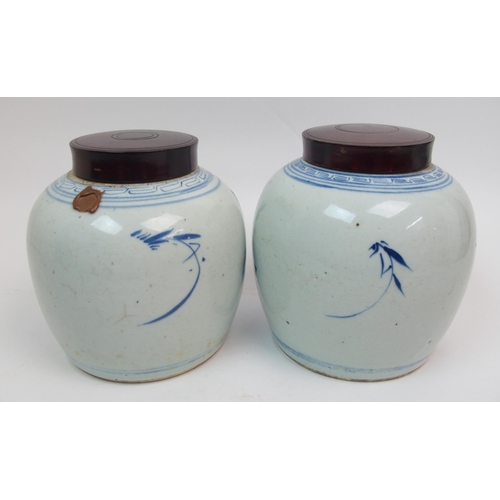 143 - A pair of Chinese blue and white jars