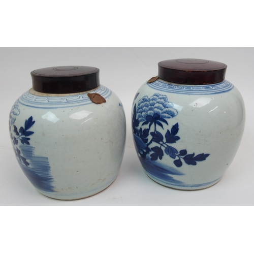 143 - A pair of Chinese blue and white jars