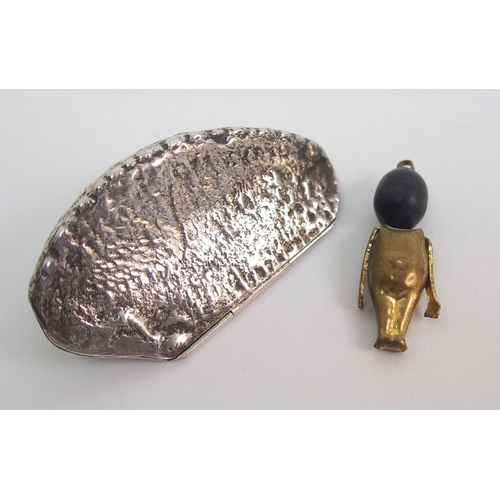 166 - A late Victorian silver novelty Brazil nut snuff box