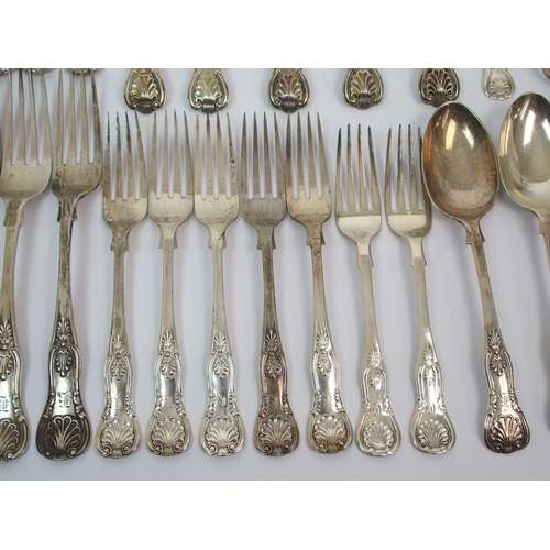 198 - A mixed lot of silver cutlery