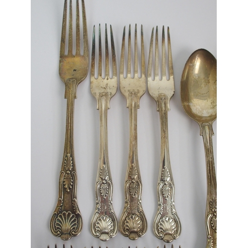 198 - A mixed lot of silver cutlery