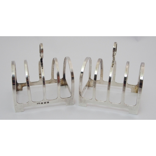 206 - A set of four silver toastracks