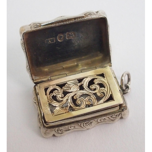 212 - A Victorian silver vinaigrette