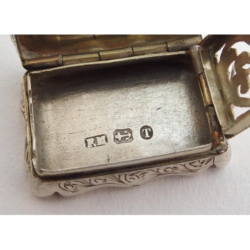 212 - A Victorian silver vinaigrette