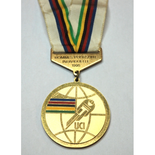 337 - A yellow-metal and enamel World Championship Men's Individual Pursuit gold medal