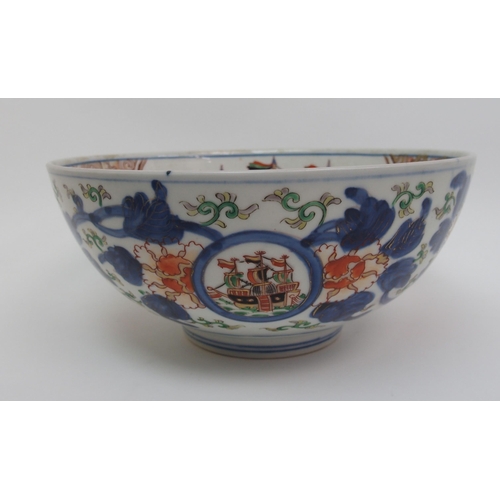 45 - An Imari export bowl