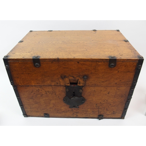 487 - A Georgian oak decanter box