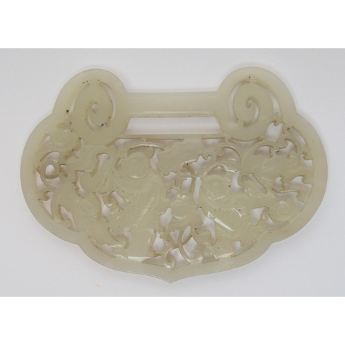 63 - A Chinese jade belt buckle