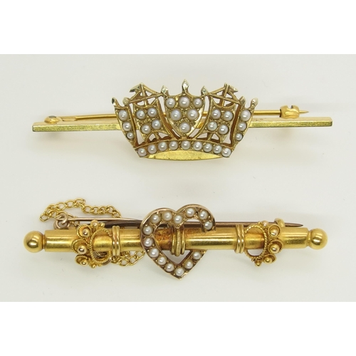 731 - A 9ct gold Royal Navy Sweetheart brooch