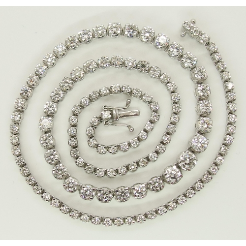 753 - A graduated diamond necklace