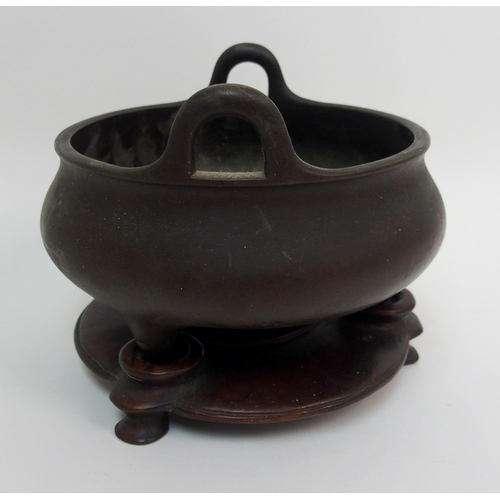 78 - A Chinese bronze censer