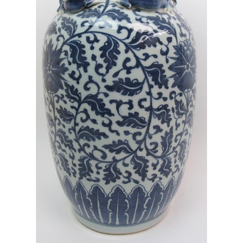 80 - A Chinese blue and white baluster vase