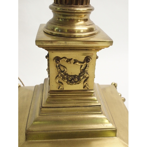 809 - A brass telescopic standard lamp