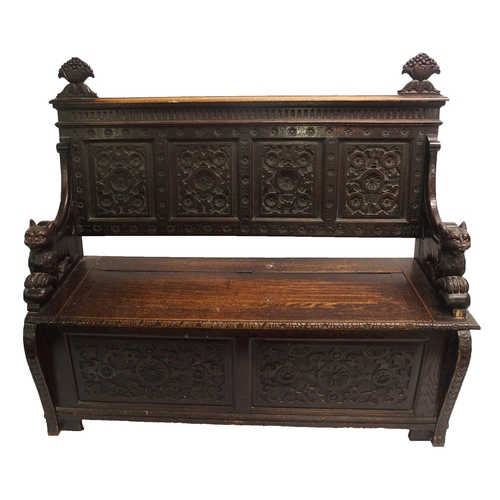 814 - A Victorian oak hall settle