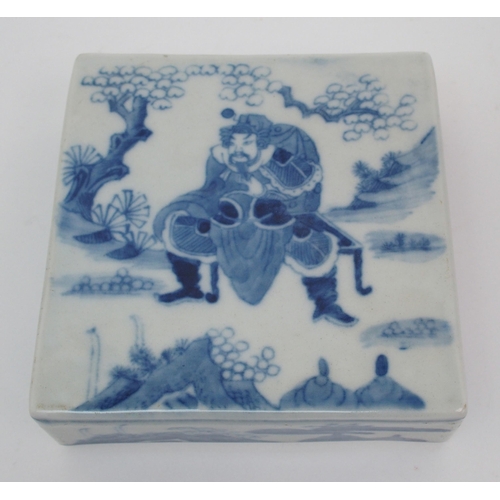 83 - A Chinese blue and white square vase and cover