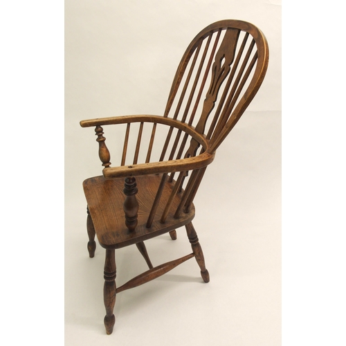 859 - A 19th Century elm and ash Windsor chair