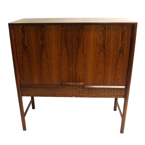 914 - A 1960's rosewood sideboard/drinks cabinet