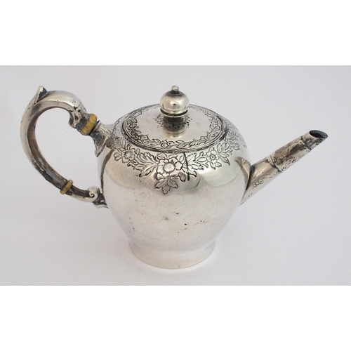 152 - An early George I silver teapot