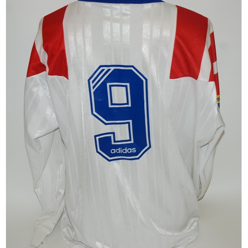 407 - A white Rangers shirt