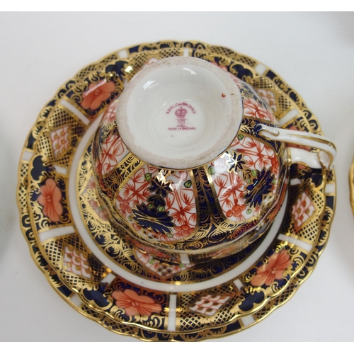 482 - A Royal Crown Derby Imari pattern tea service