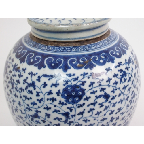 61 - A Chinese blue and white ginger jar and cover