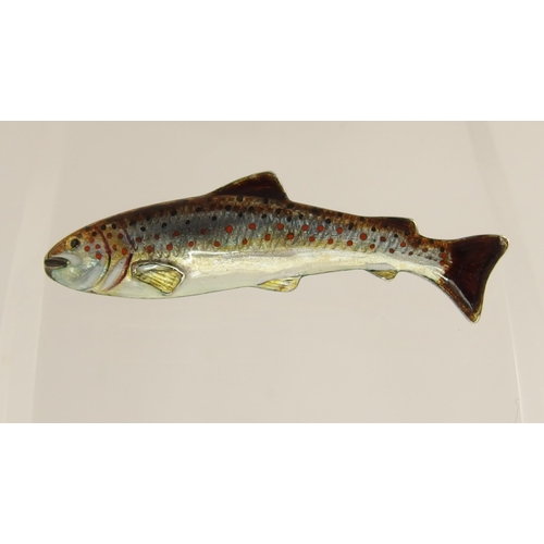 665 - An enamelled brown trout brooch