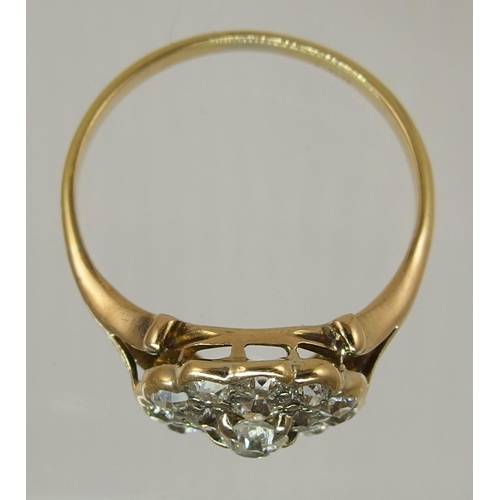 686 - An 18ct gold diamond cluster ring