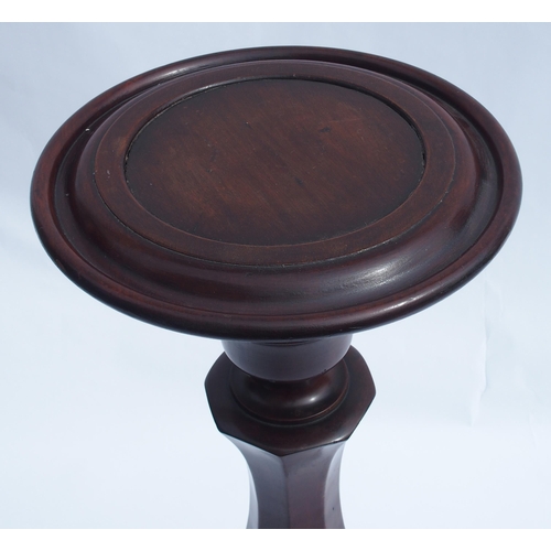 817 - A Victorian mahogany plant pedestal