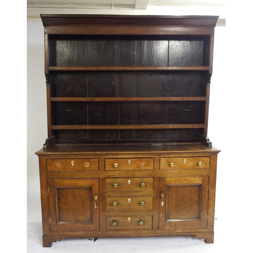 827 - A 19th Century oak dresser