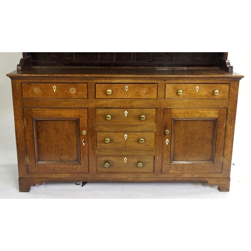 827 - A 19th Century oak dresser