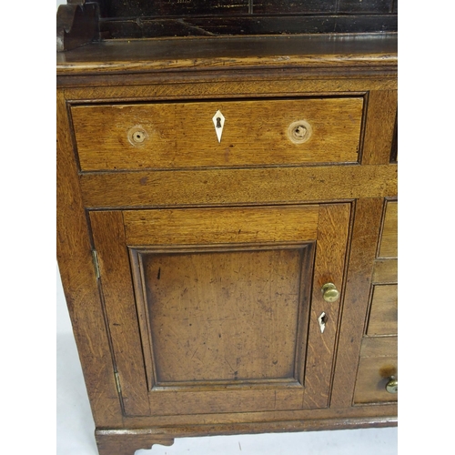 827 - A 19th Century oak dresser