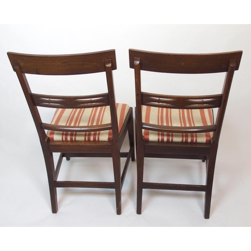 840 - A set of thirteen Regency style mahogany dining chairs