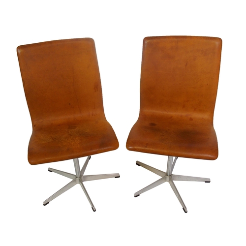 884 - Arne Jacobsen for Fritz Hansen  A high back leather Oxford chair