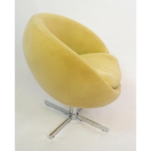 886 - A 20th Century swivel egg chair