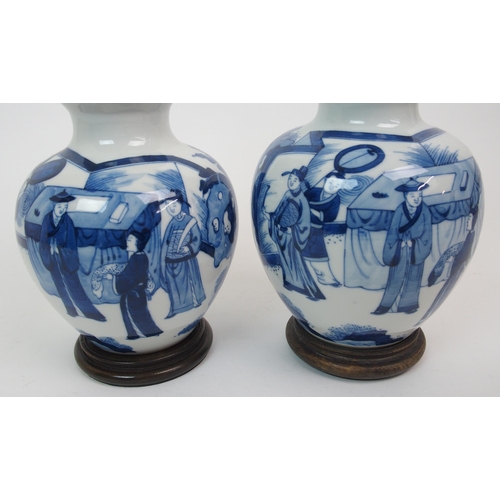 98 - A pair of Chinese blue and white double gourd vases