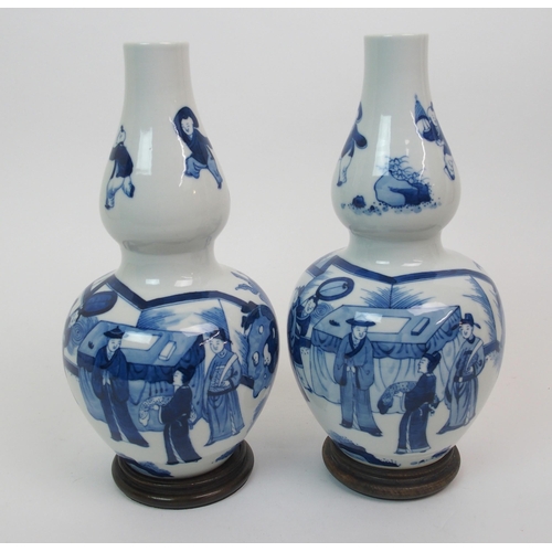 98 - A pair of Chinese blue and white double gourd vases