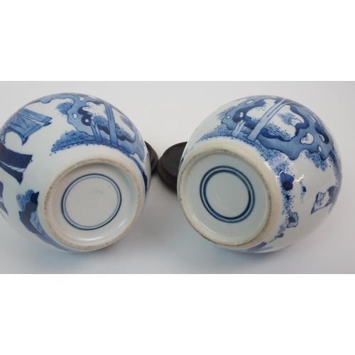 98 - A pair of Chinese blue and white double gourd vases