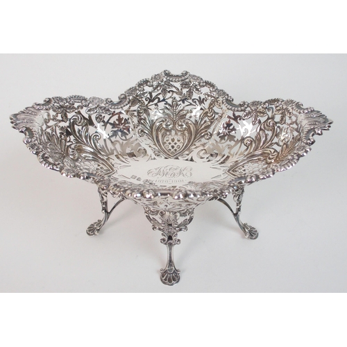 172 - An Edwardian silver basket