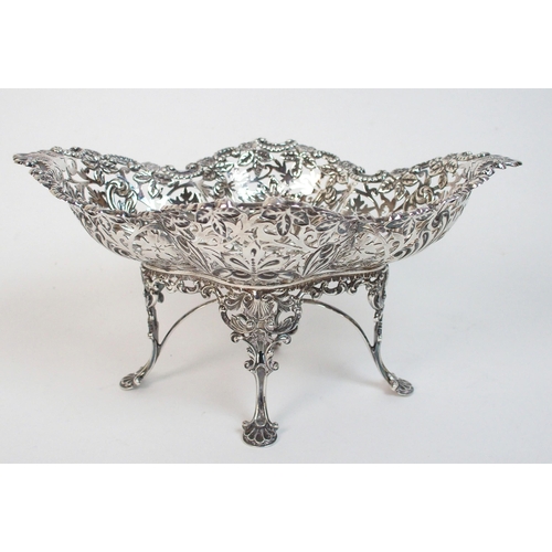 172 - An Edwardian silver basket