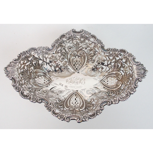 172 - An Edwardian silver basket