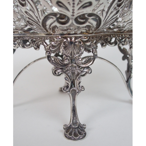 172 - An Edwardian silver basket