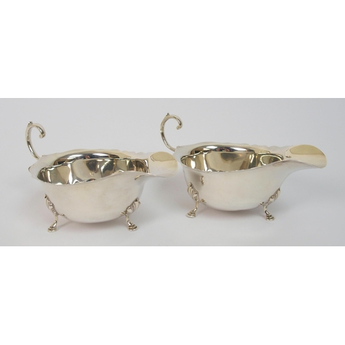 184 - A pair of silver sauceboats