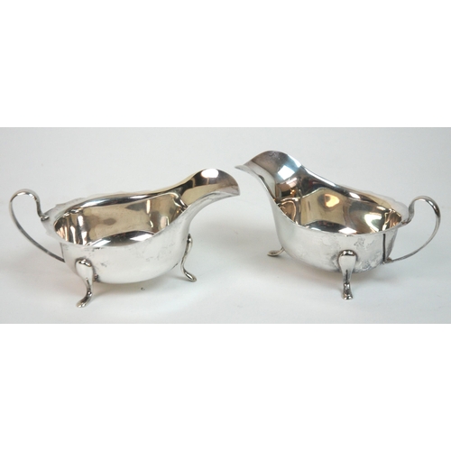 186 - A pair of silver sauceboats