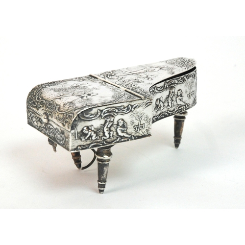 189 - A Continental silver jewellery box