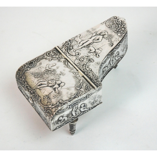 189 - A Continental silver jewellery box